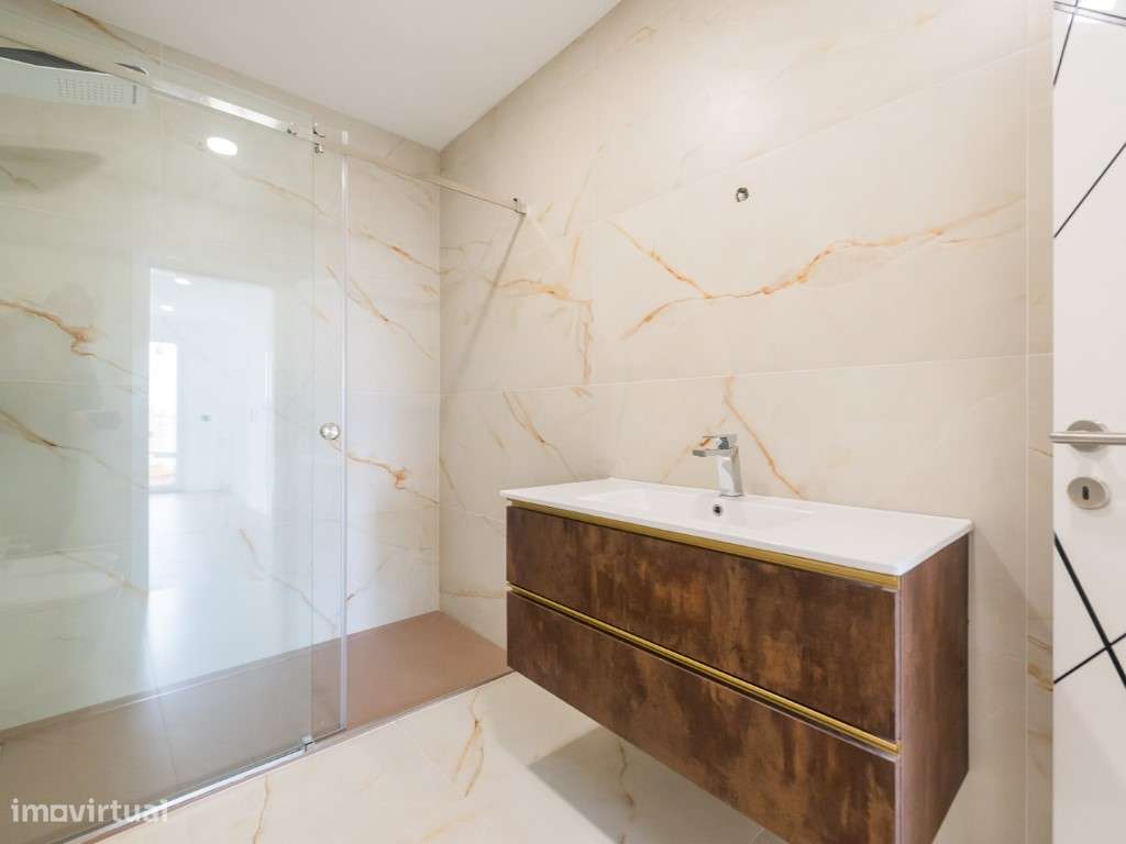 MORADIA NOVA T4 COM PISCINA - SERRA DE CASAL DE CAMBRA-47