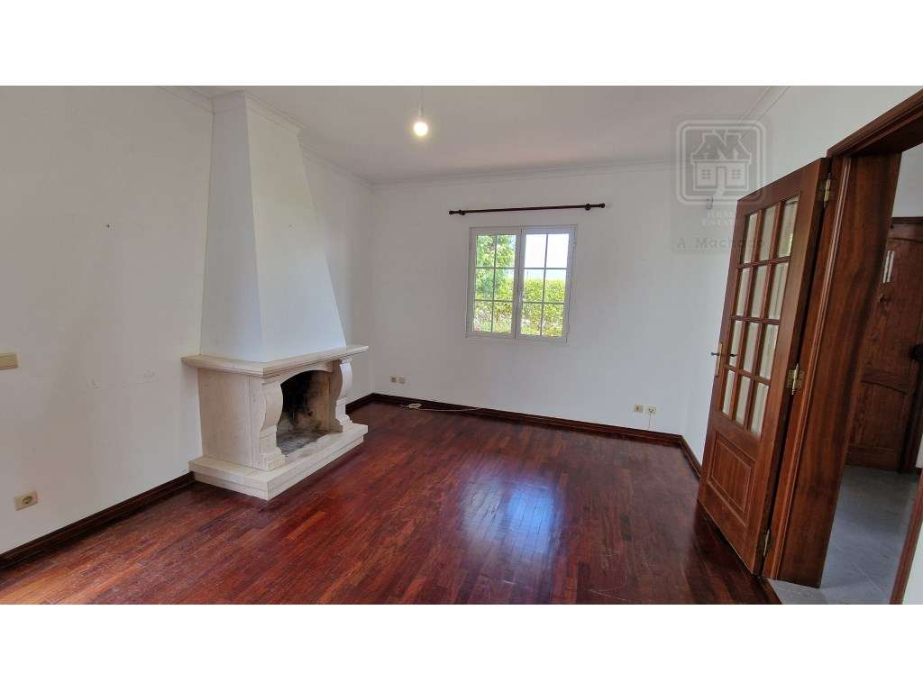 VENDA de MORADIA - VIVENDA T4+1 com Jardim e Garagem - Relva, Ponta...-20