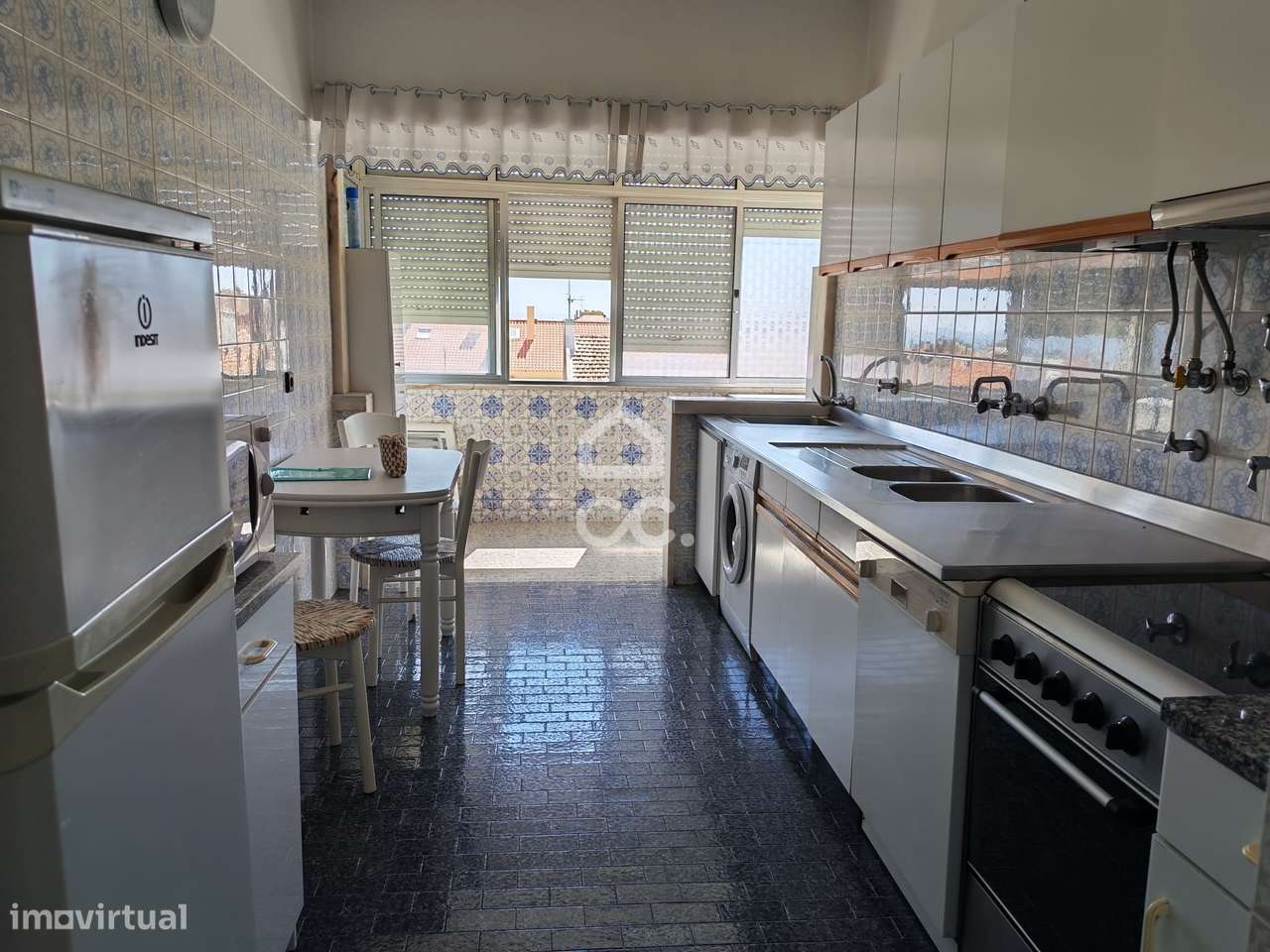 Apartamento T2 com varanda em Penha de França, Lisboa-9