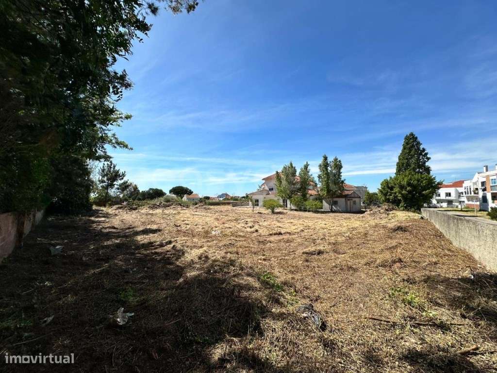 Moradia T6 em terreno de 3118m2 com projeto para 11 moradias - Grande imagem: 4/18