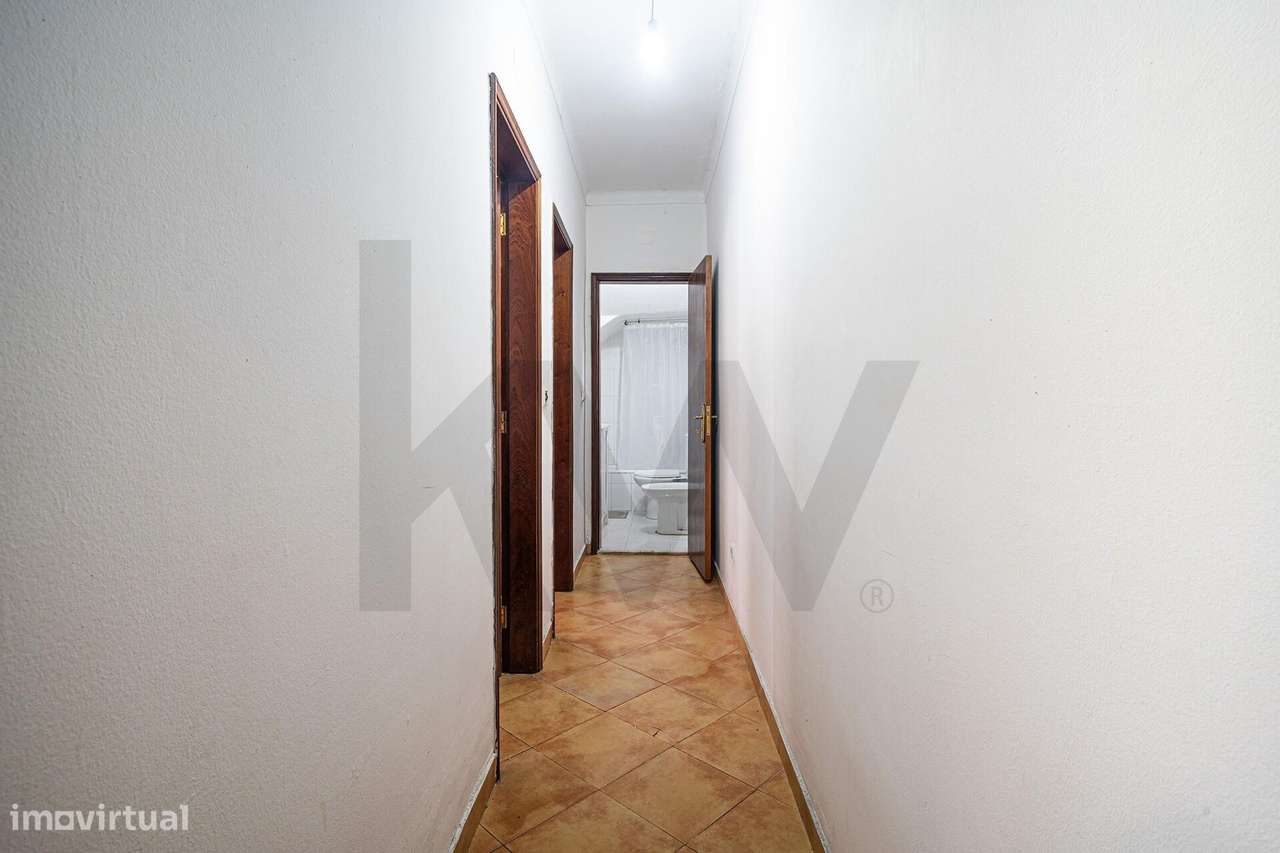 Moradia em Barcarena com Potencial para T3 ou Investimento (2x T1)-16