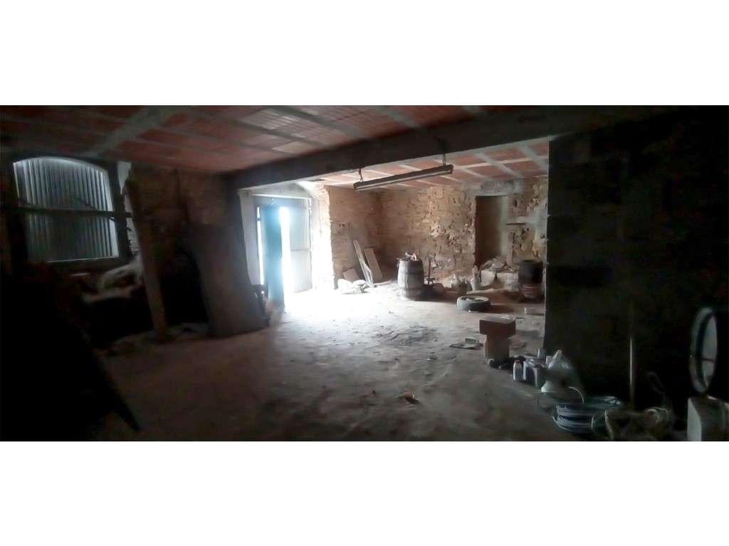 Adega / Armazém com projecto de arquitetura para conversão em morad...-8