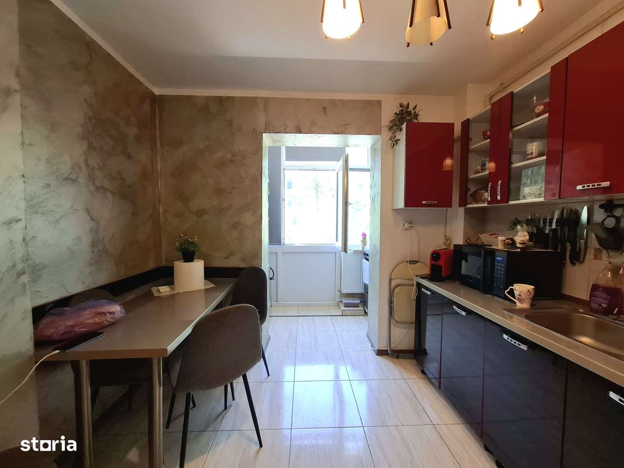 Apartament cu 3 camere de vanzare, zona Nord-3