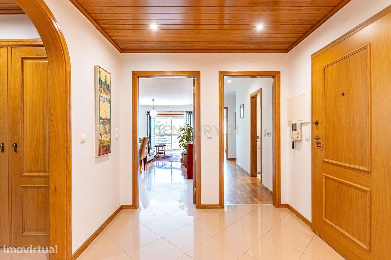 Excelente Apartamento T3 - Jardins da Parede - Grande imagem: 2/32