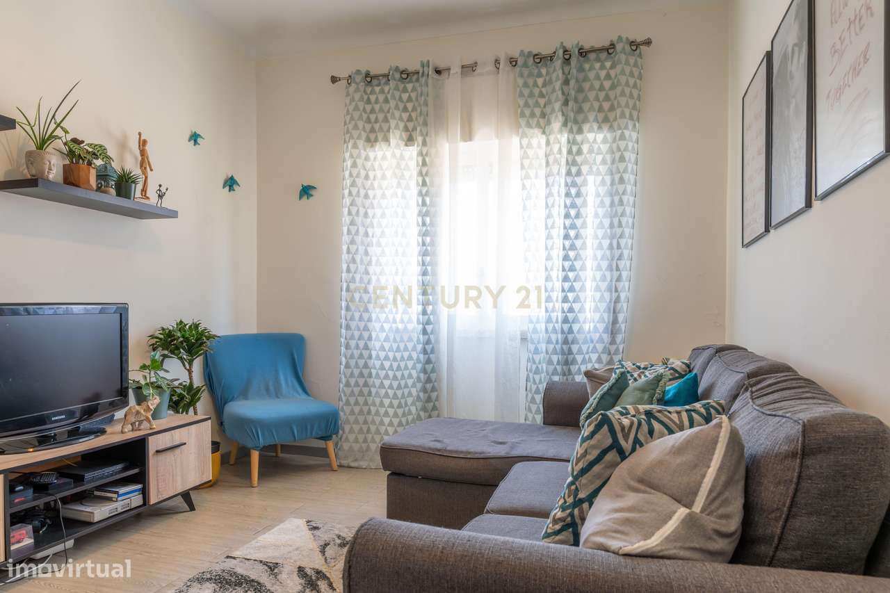 Apartamento T2 com varanda em prédio com elevador no coração da cidade - Grande imagem: 3/29