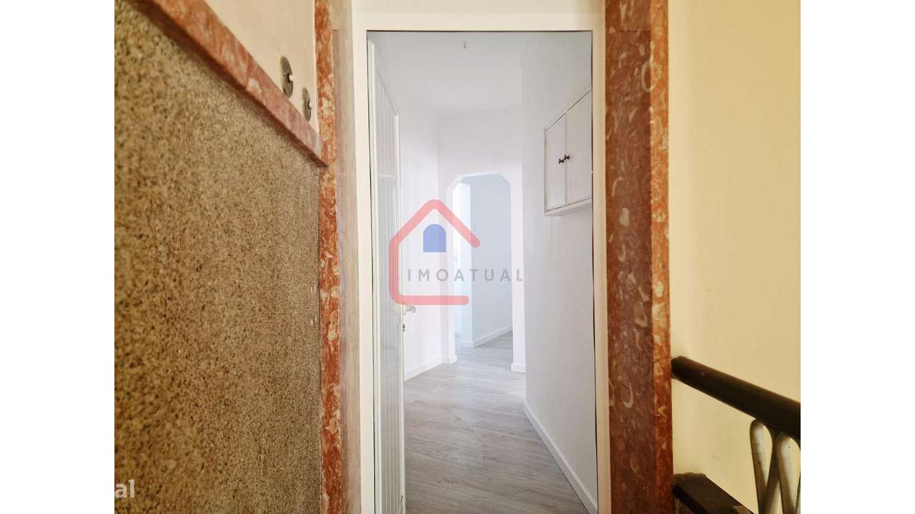Apartamento T2 na Graça em Lisboa-3