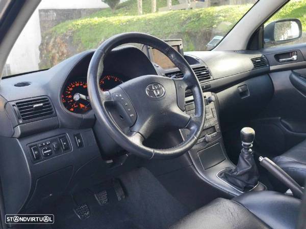 Toyota Avensis SD 2.2 D-CAT Sol+GPS - 28