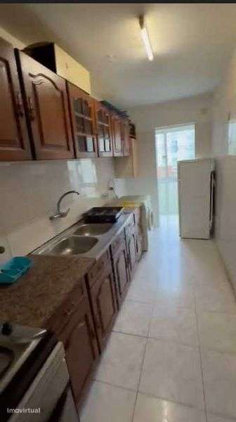 Apartamento T3 Mobilado – Laranjeiro, Almada - Grande imagem: 4/5