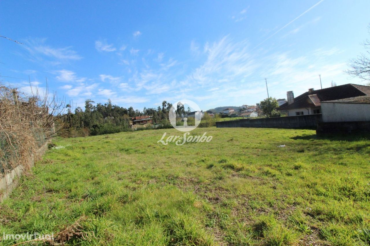 Terreno plano construção Regadas Fafe