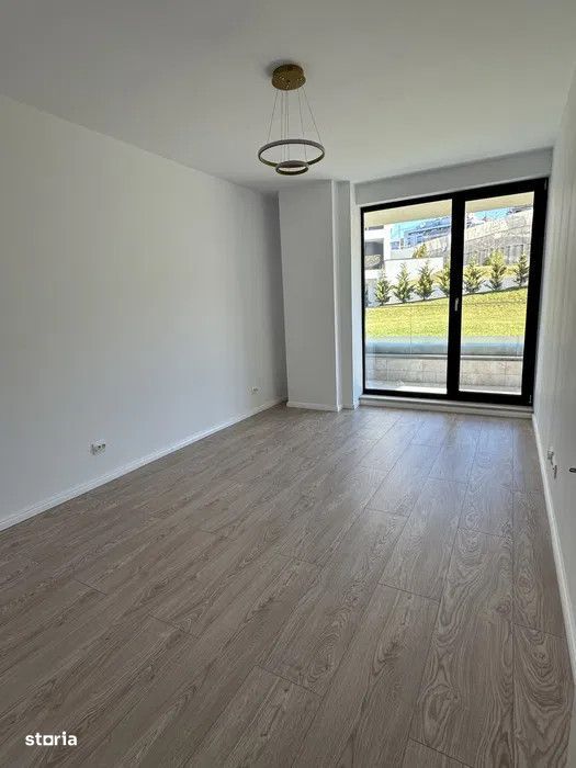 Apartament finisat de 3 camere, 79mp, 2 terase, zona Frunzisului