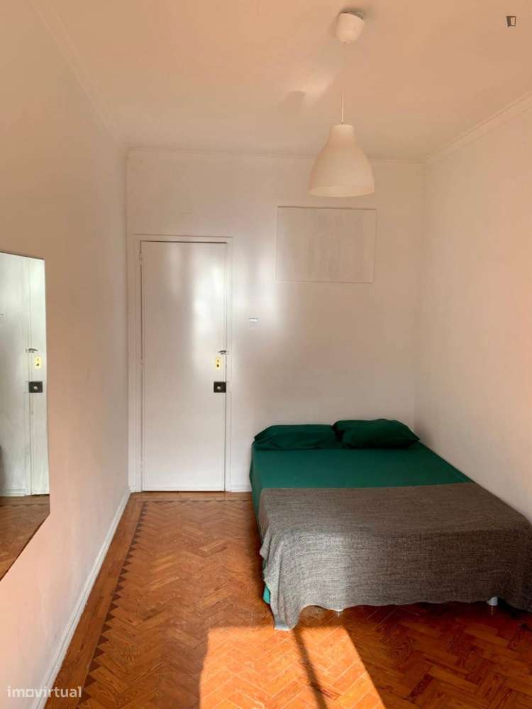 Quarto - localizado em Benfica Lisbon - Grande imagem: 4/6