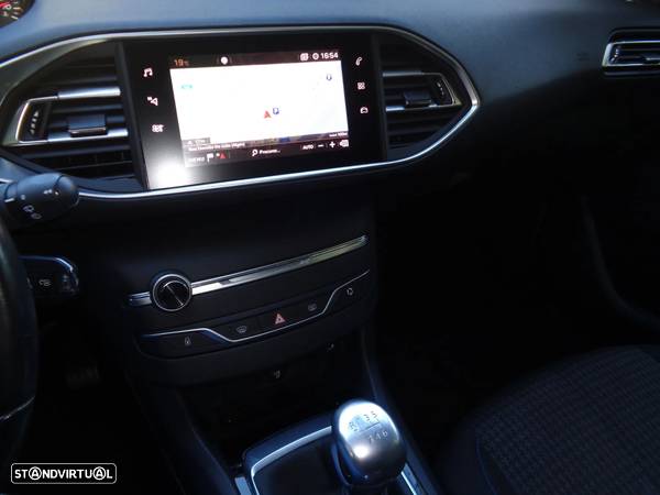 Peugeot 308 1.5 BlueHDi Style - 22