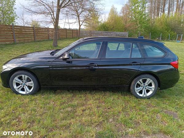 BMW Seria 3 320d Touring xDrive Sport Line - 4