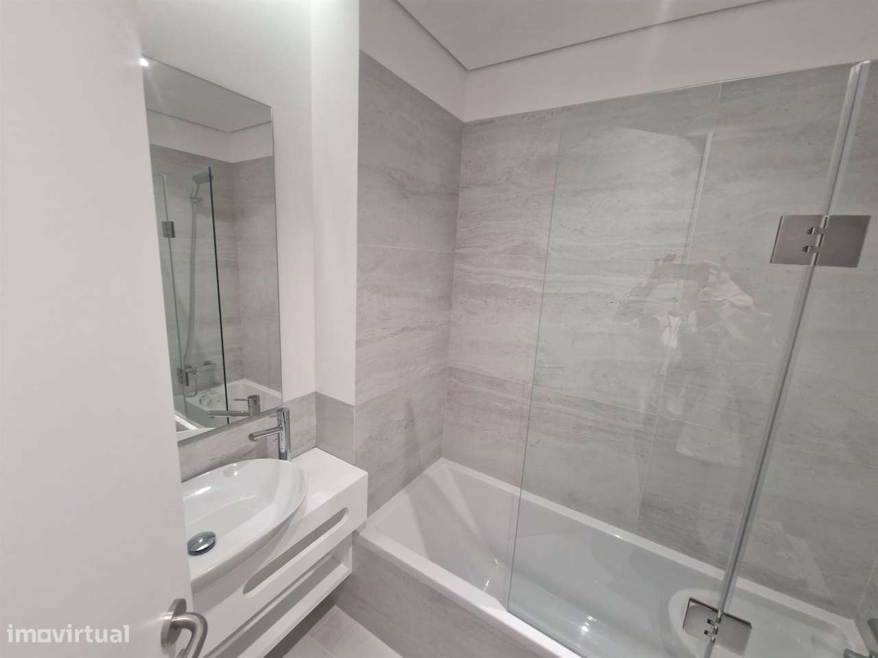 Apartamento T3 totalmente remodelado, Boavista-24