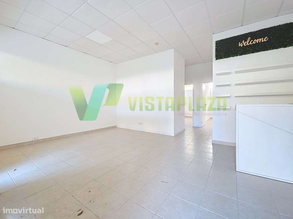 Loja para Comércio em Portimão - Pronta a Funcionar - Grande imagem: 5/23