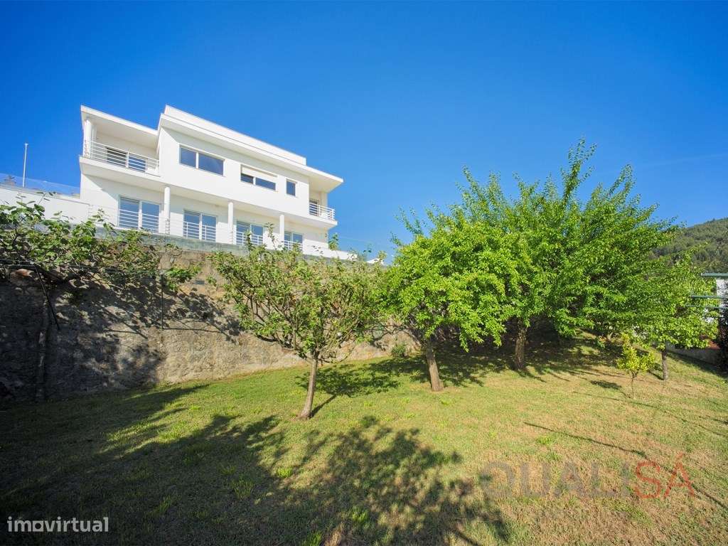 Moradia T5 com piscina, jardim e pomar e com vistas panorâmicas em ...-52