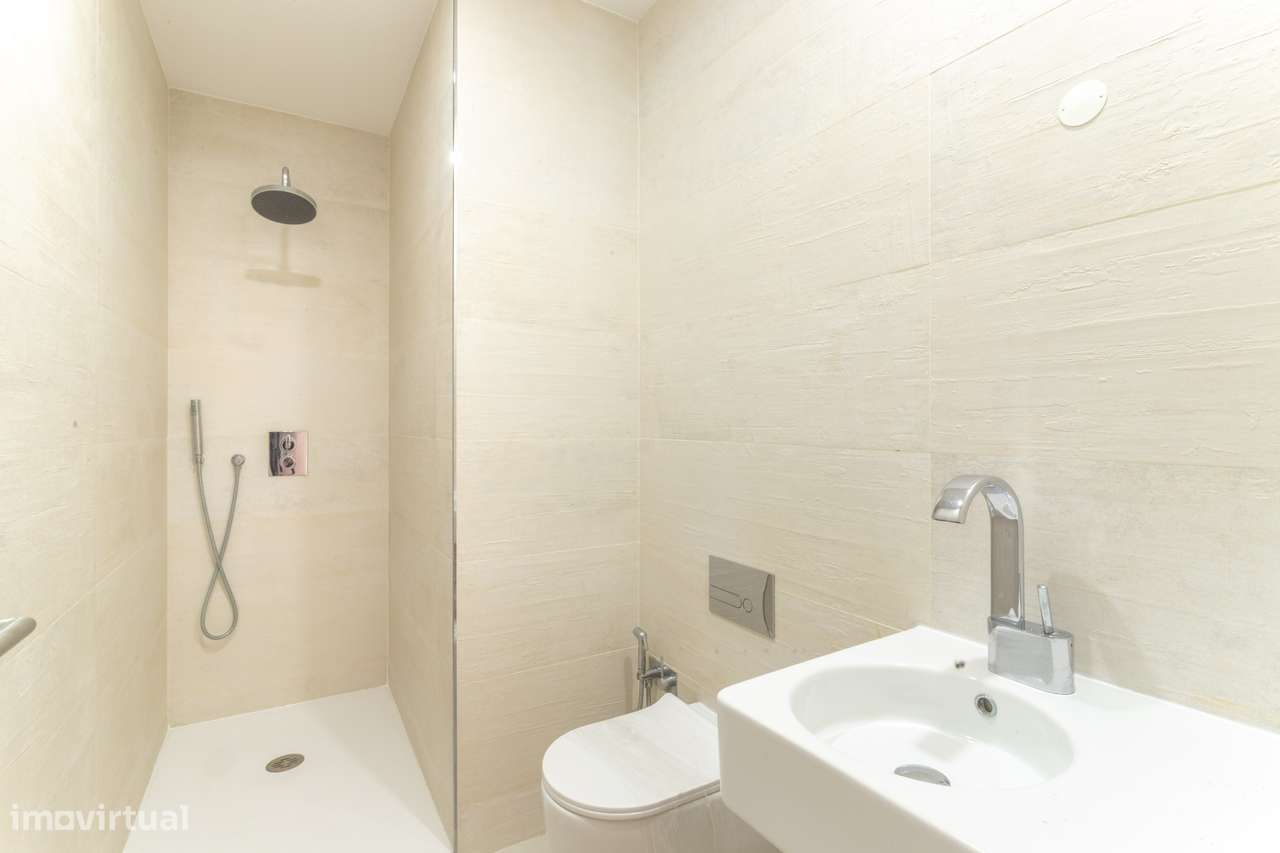 +6% Yield | Luxury Garden T2 no Centro Histórico do Porto – 107m²-10