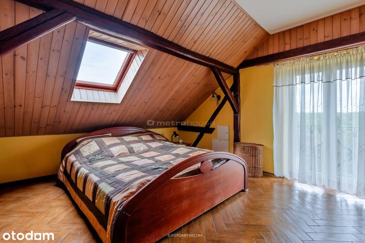 Trzy domy mieszkalne w pięknej lokalizacji-13