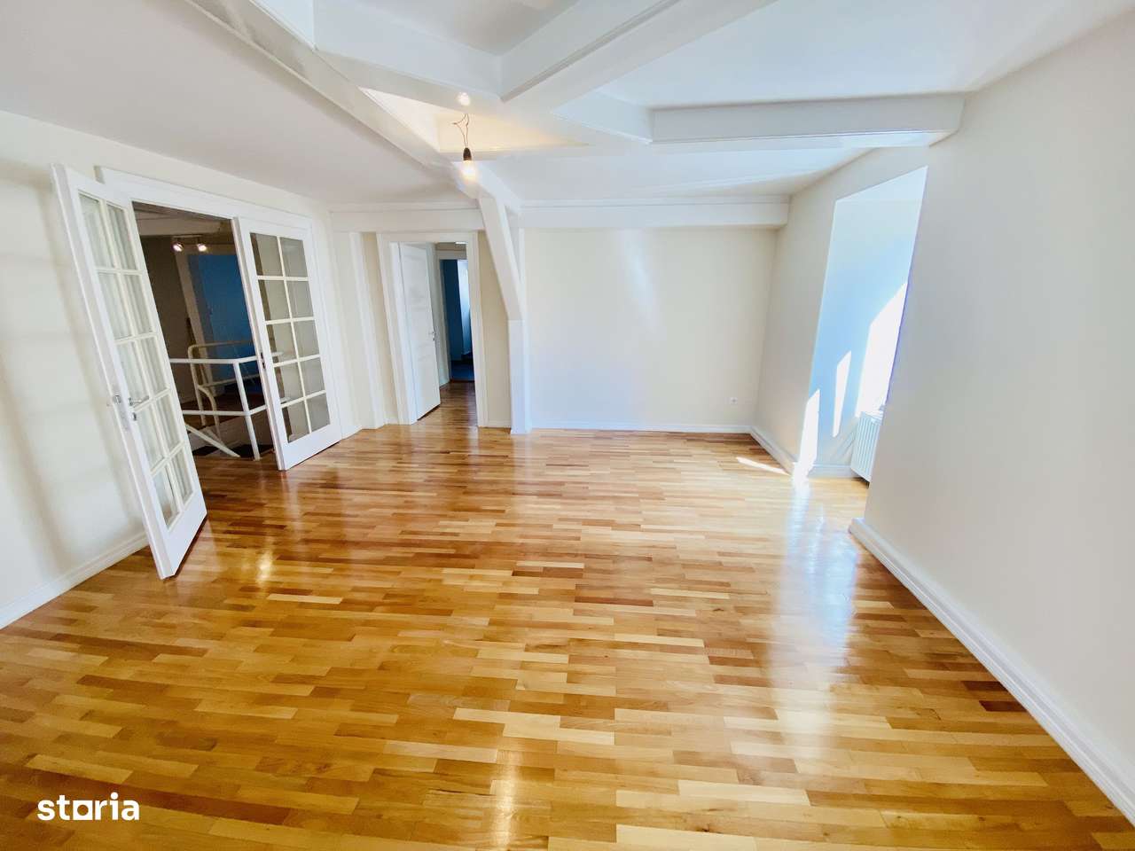 Vila de inchiriat - 7 camere, teren mare - Zona centrala - Imagine principală: 5/13