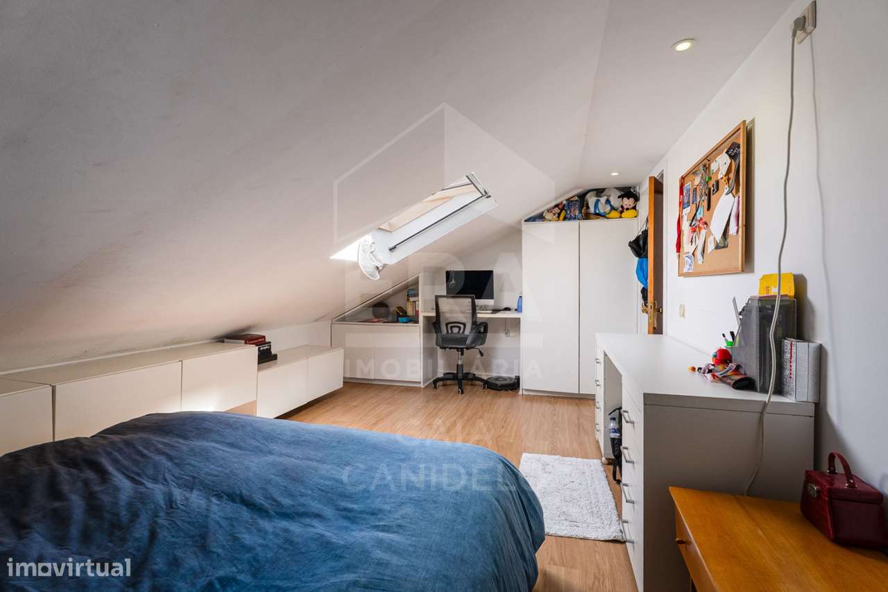 T2 Duplex com Terraço e Garagem Dupla-15