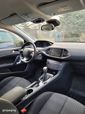 Peugeot 308 SW 1.2 PureTech Active S&S - 9