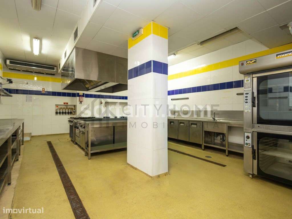 Espaço Comercial de 425m² no Coração de Faro-29