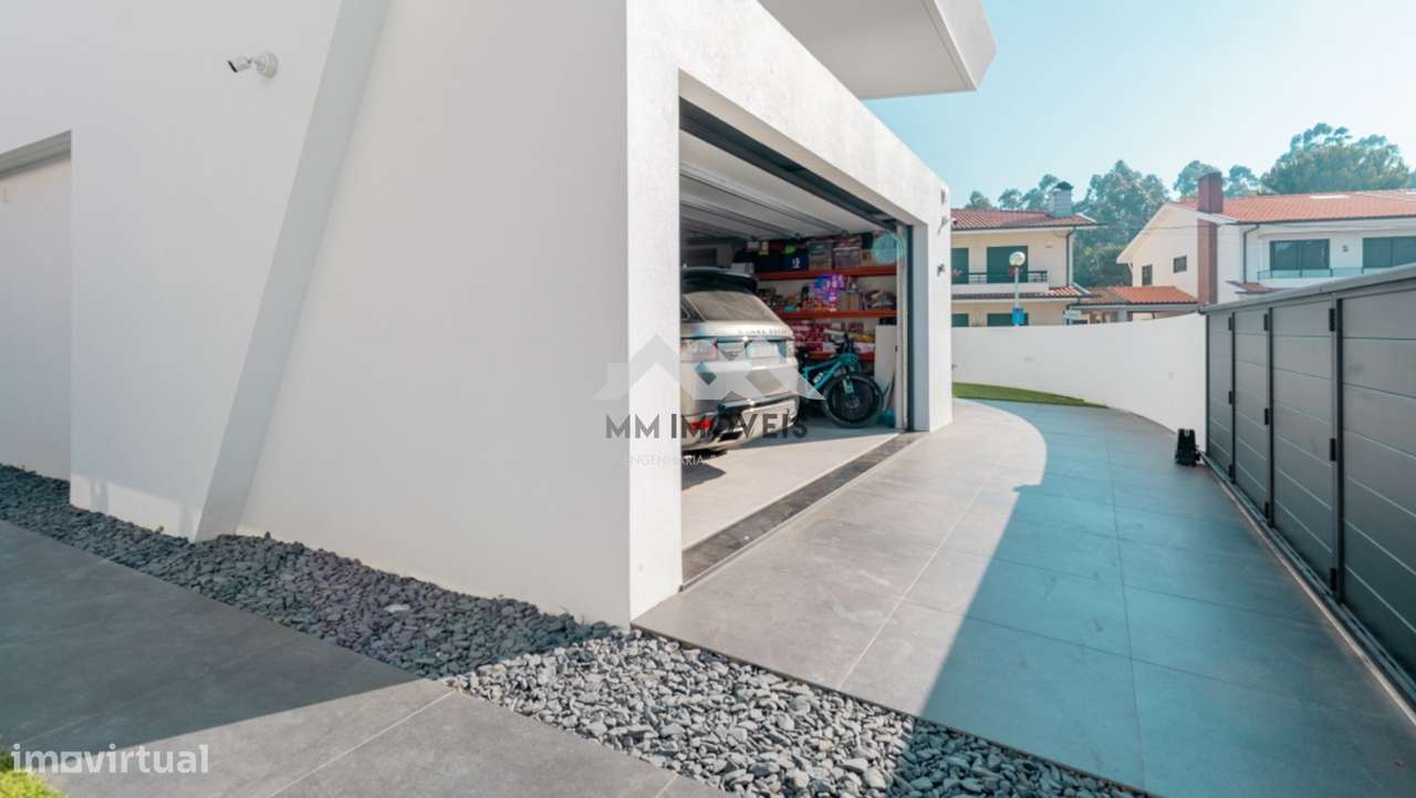 Moradia | T4 | Piscina | Maia-31