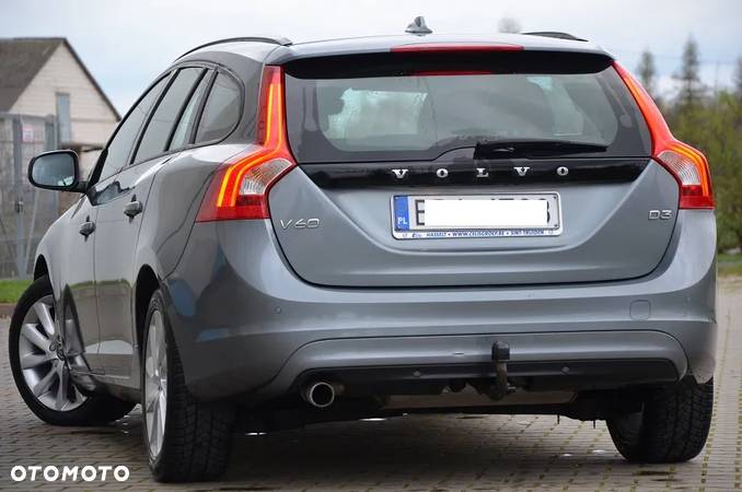 Volvo V60 D3 Drive-E Momentum - 11