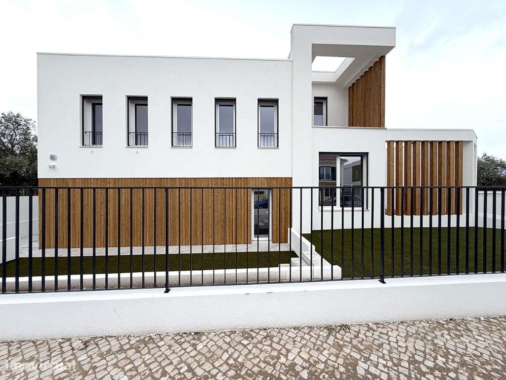 Moradia a Venda em Azeitão com Piscina e Jacuzzi Exterior - Grande imagem: 2/33