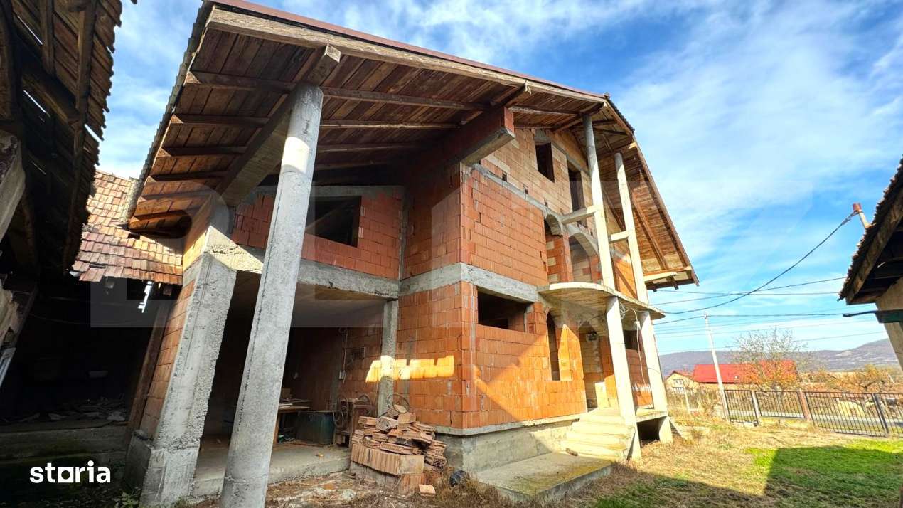 VAND CASA SI TEREN IN ARCALIA, CU TOATE UTILITATILE SI 19 ARI DE TEREN - Imagine principală: 3/17