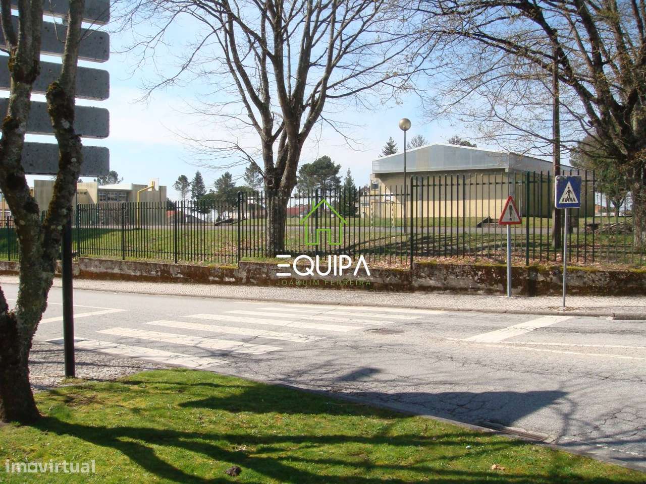 Prédio em Construção em Vila Nova de Paiva - Viseu - Em Frente a EB-26