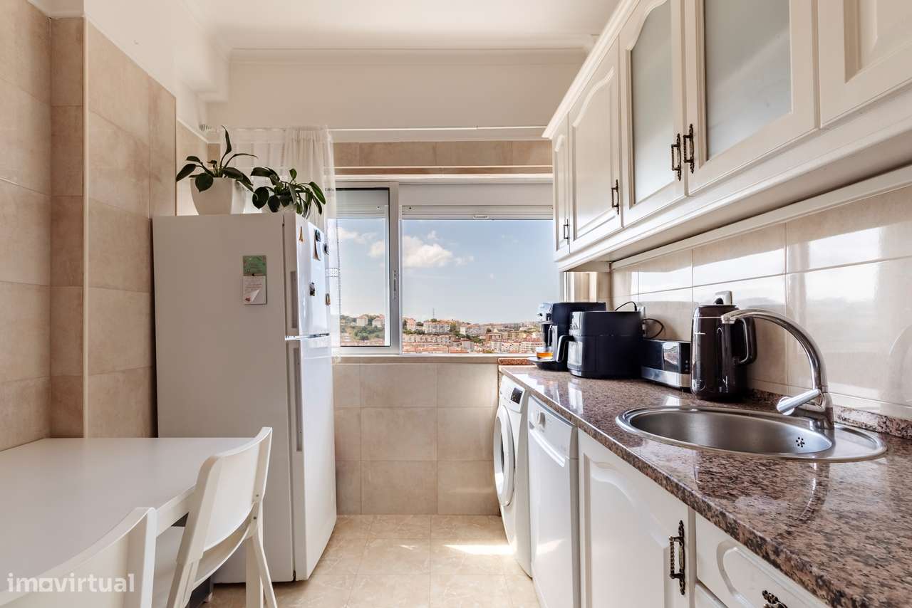 Apartamento T2+1 com Vista Desafogada | Cacém-8