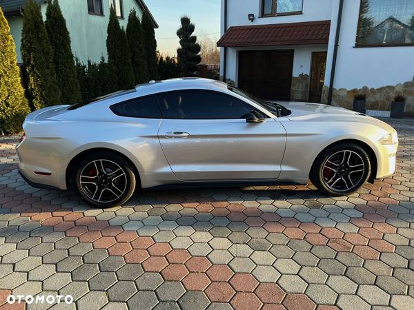 Ford Mustang Fastback 2.3 Eco Boost - 14