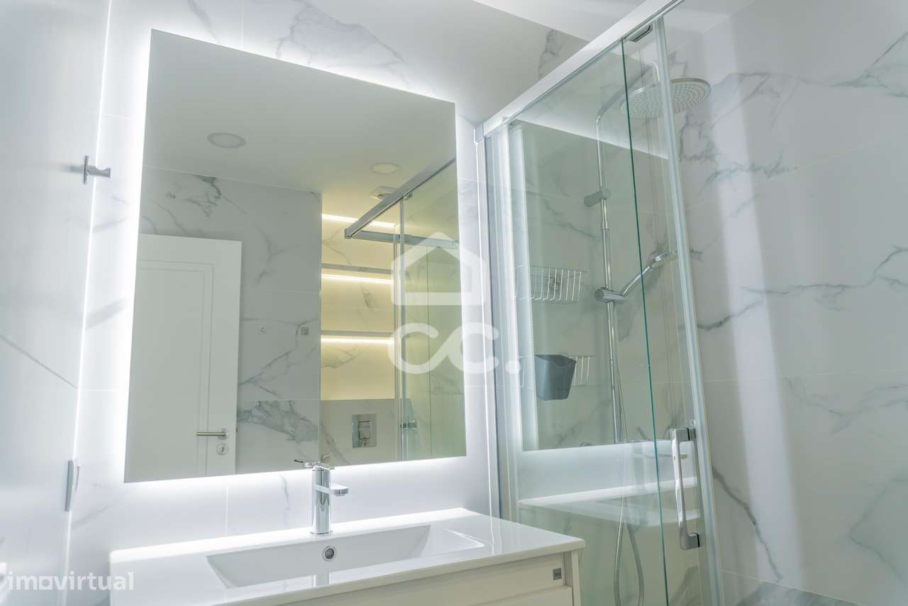 Apartamento T2  Renovado Alfornelos/ Metro-14