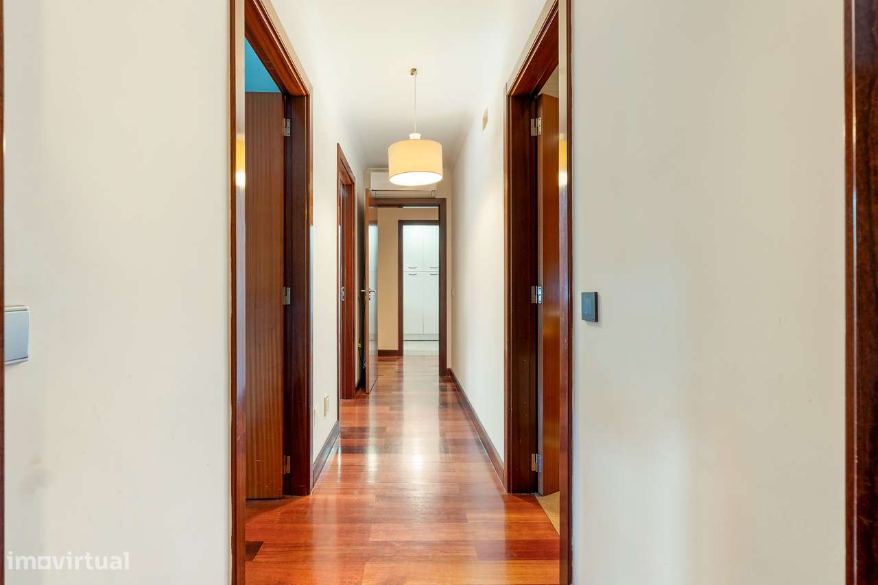 Apartamento t3 à venda na Rua Dom António Barroso, 268-18