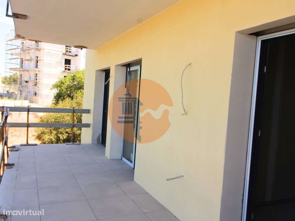 Apartamento T3, 1.º andar em edificio com elevador e estacionamento... - Grande imagem: 5/46