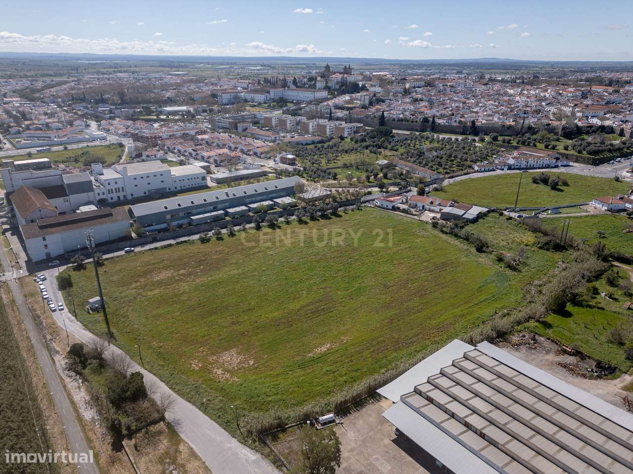 Terreno Rústico para Lotear Urbano, com 2,5 ha, junto ao Polo  dos Leõ - Grande imagem: 5/15