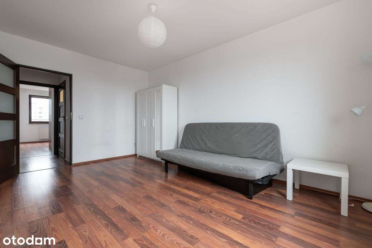 Metro 3 min.  Dwustronne  Loggia  Miejsce post.-3