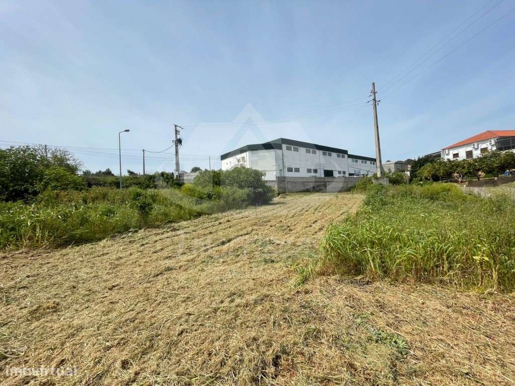 Terreno para prédio com 3 pisos na Quinta dos Mogos II, Vialonga - Grande imagem: 4/8