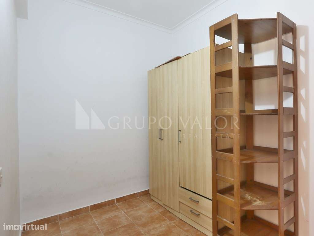 Apartamento T2 com Arrecadação, em Mem Martins-6