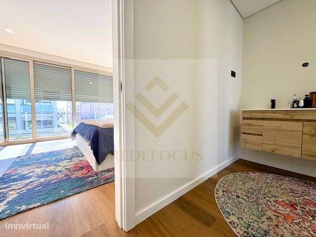 Moradia T4 de Luxo com Piscina e Jardim em Esmoriz-34