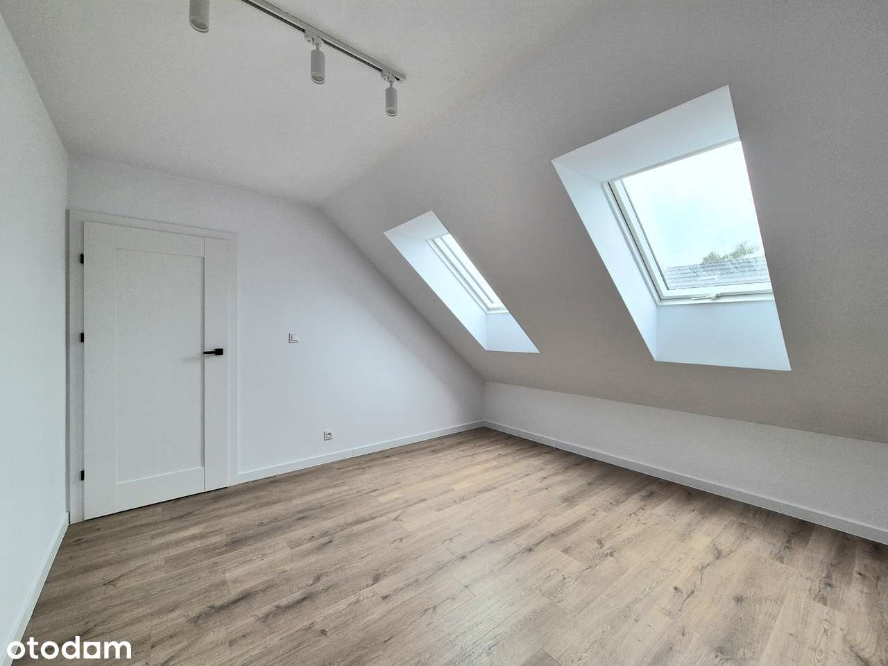 Wykończony, komfortowy nowy dom!-13