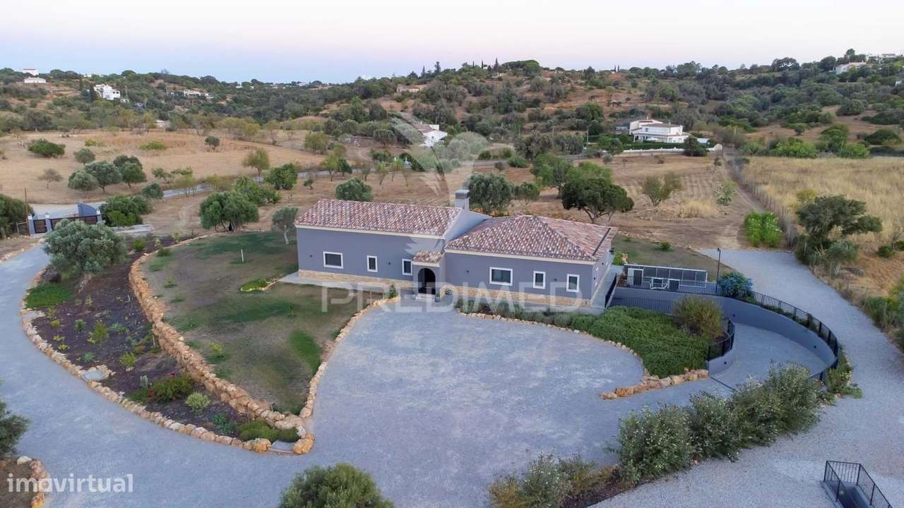 Luxuosa Moradia V3 situada num terreno de 2.2 hectares para venda e... - Grande imagem: 5/24