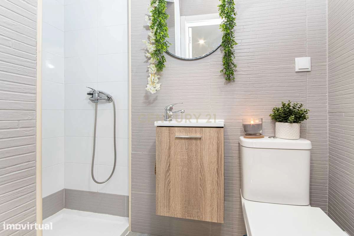 Moradia em Banda nova totalmente mobiliada – Quinta do Conde-14