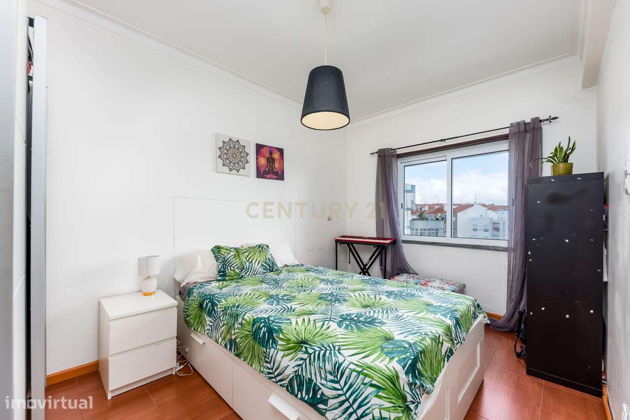 Apartamento T3 à Venda em Almada, Laranjeiro-22