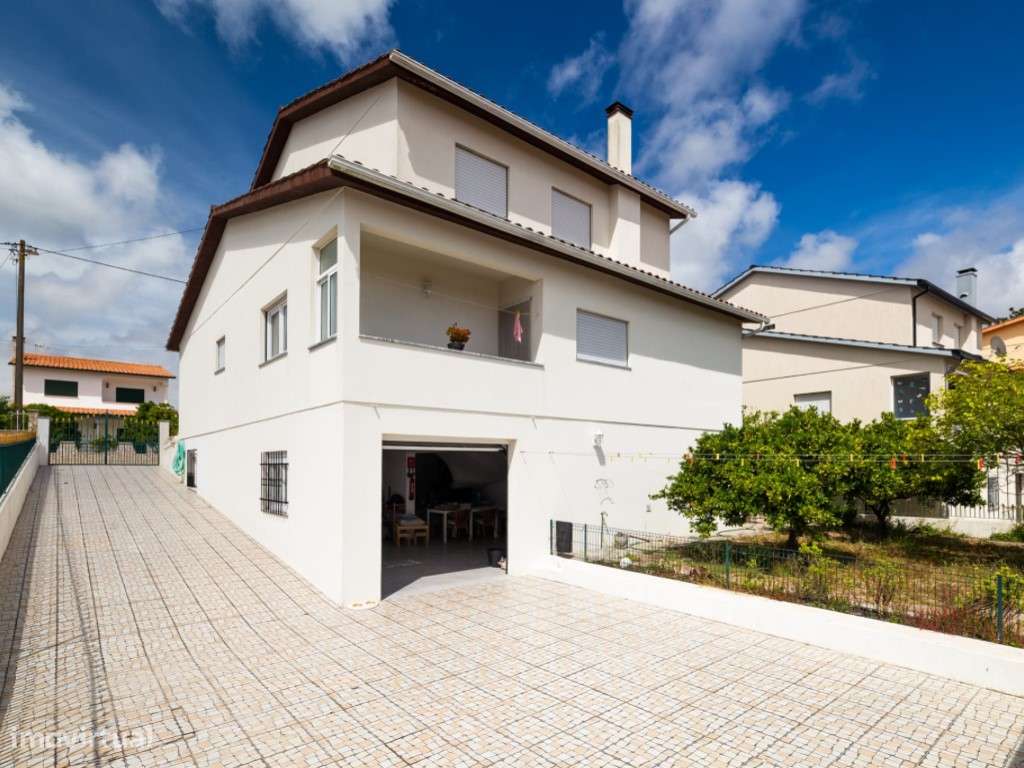 Moradia T4 individual em Vieira de Leiria-31