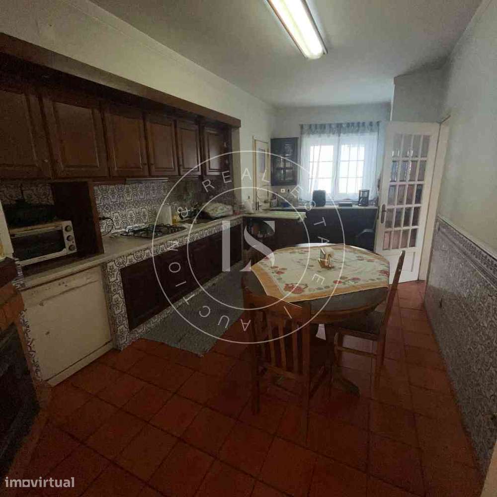 2 Apartamentos + Garagem com Logradouro | Vale de Cambra-13