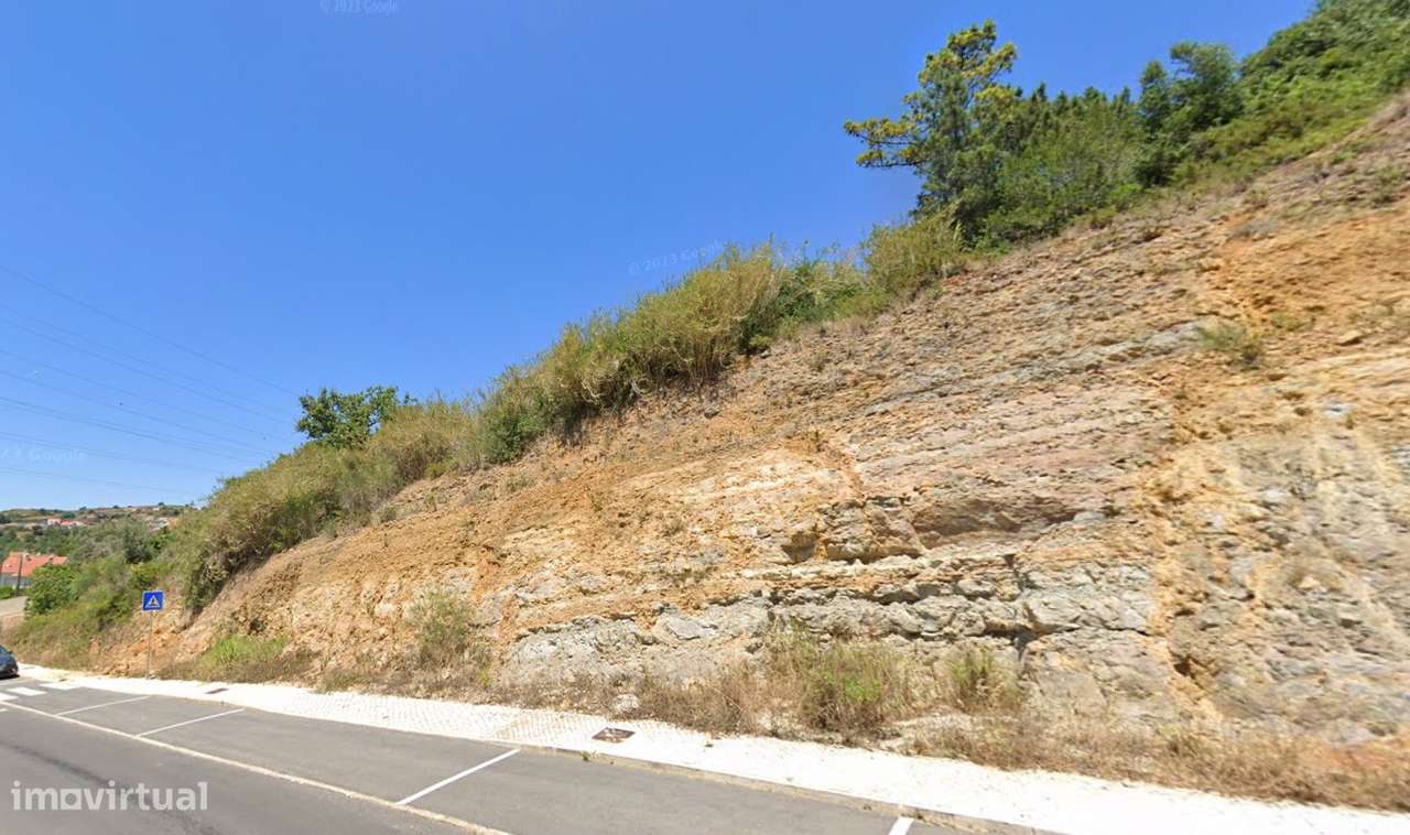 Terreno Urbano Projeto Aprovado para Moradia Unifamiliar Geminada - Grande imagem: 4/9