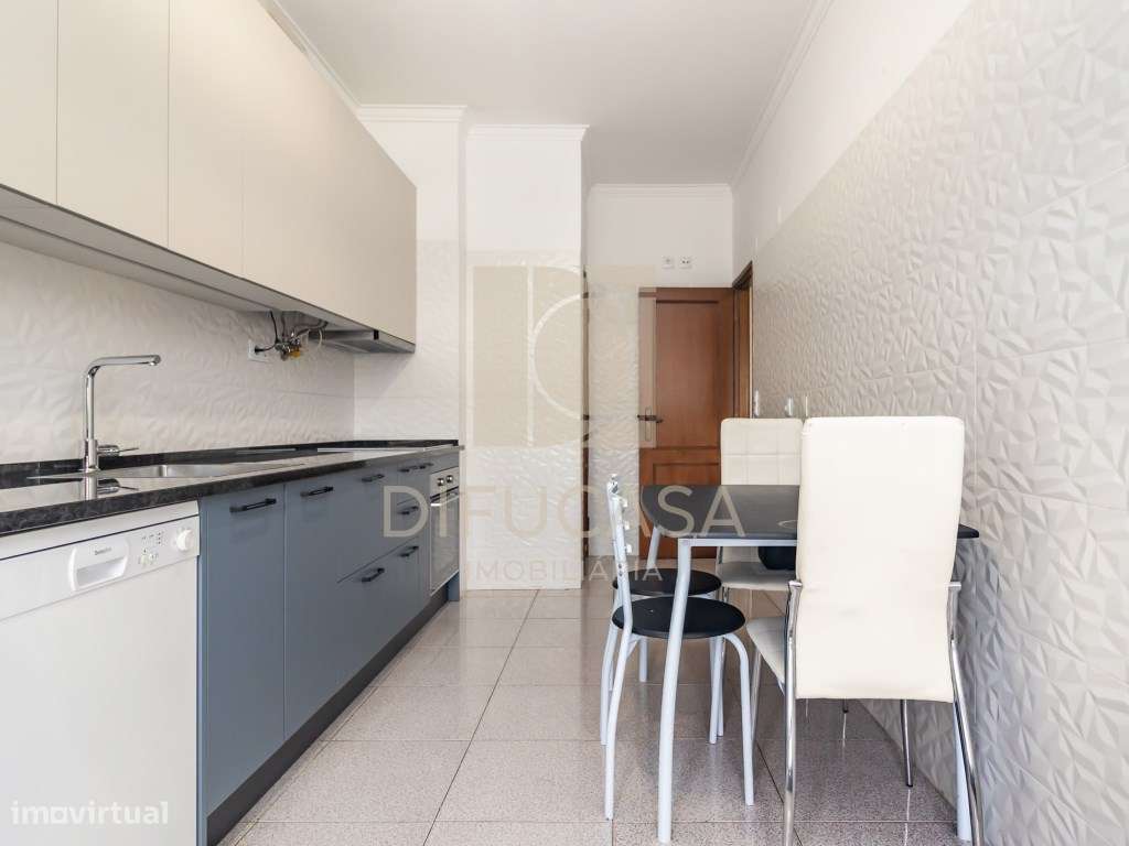 R260_Apartamento T3 Central no Feijó - Grande imagem: 5/30