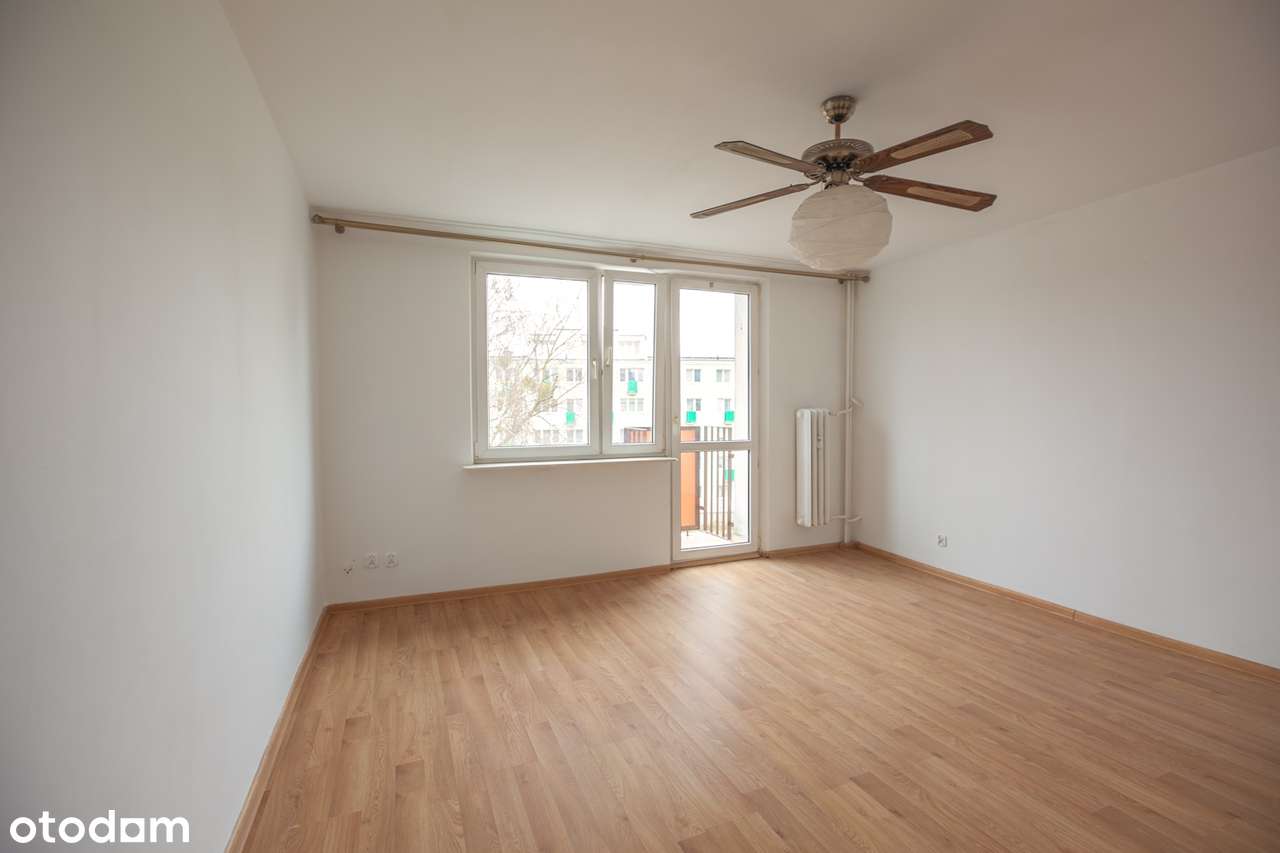 Kawalerka z balkonem, Marysin Wawerski-0